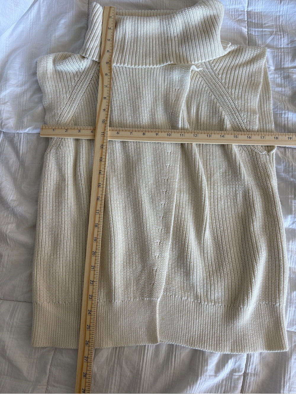 Banana Republic Cream Cowl Neck Sweater Vest Top Size Medium - Picture 6 of 6